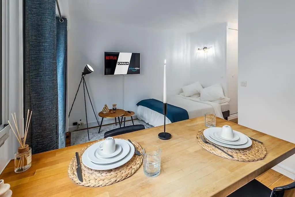 Central Cosy Studio With Sunny Balcony Párizs Apartman